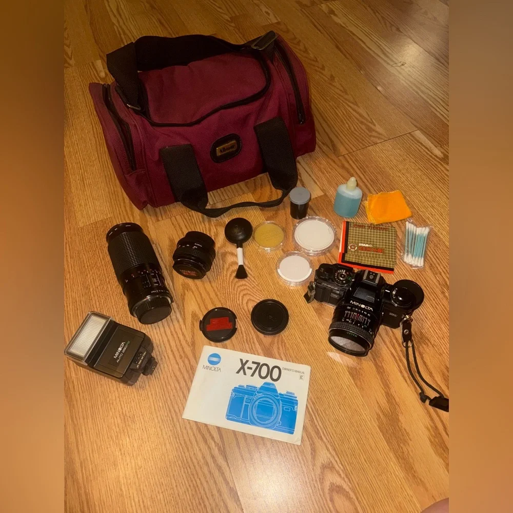 Minolta X-700 Camera set & Albinar Camera Bag